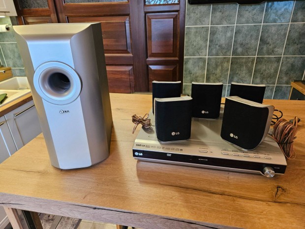 LG DVD lejtsz hzi mozi 5.1 [LH-T250 SC]